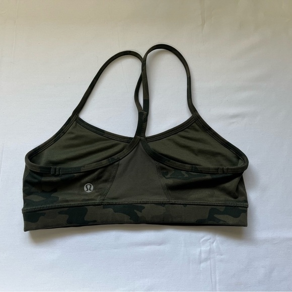 Lululemon Flow Y Bra IV
Savasana Camo  20cm Fatigue Green - Picture 4 of 4